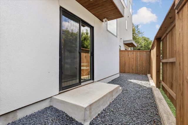 2301 Bluebonnet LN 11, Austin, TX 78704