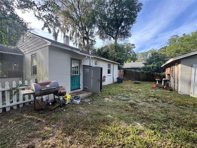 3230 NW 11TH STREET, Gainesville, FL 32609