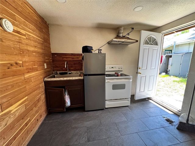 3230 NW 11TH STREET, Gainesville, FL 32609
