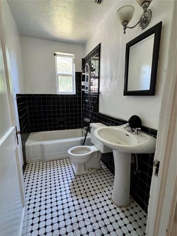 3230 NW 11TH STREET, Gainesville, FL 32609