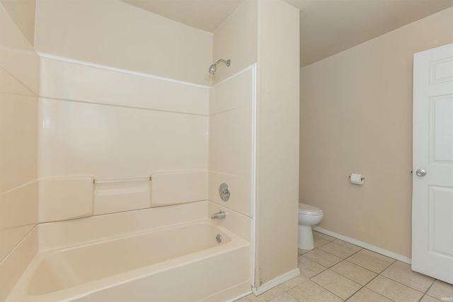 1112 Saint George Road, Evansville, IN 47711