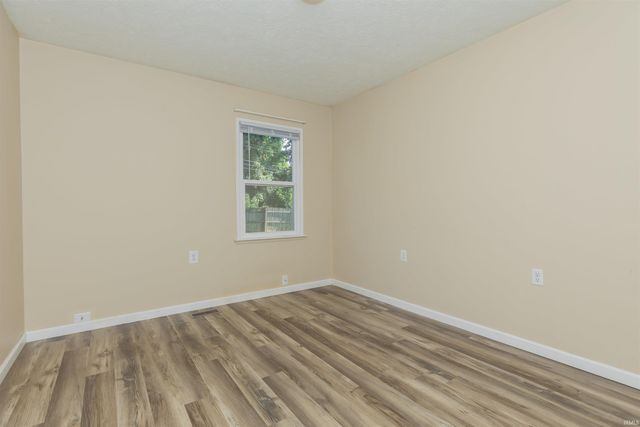 1112 Saint George Road, Evansville, IN 47711