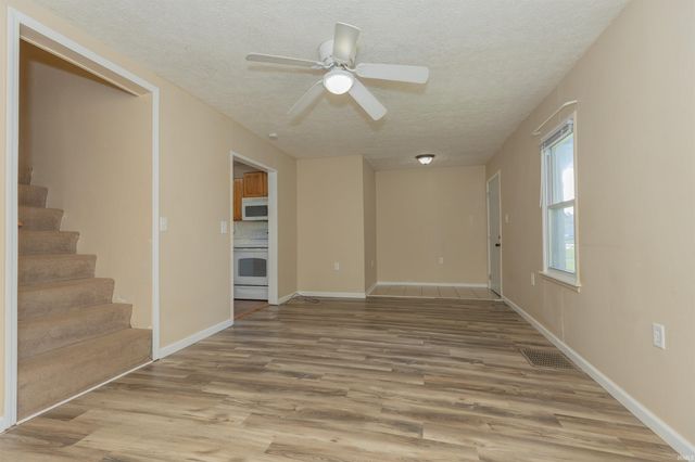 1112 Saint George Road, Evansville, IN 47711