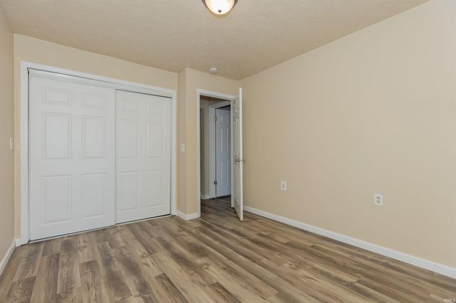 1112 Saint George Road, Evansville, IN 47711