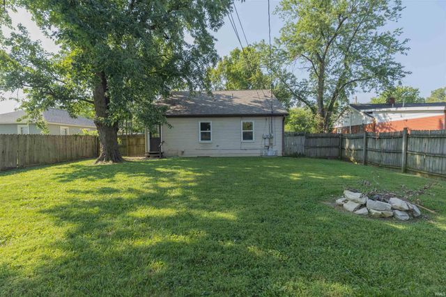 1112 Saint George Road, Evansville, IN 47711
