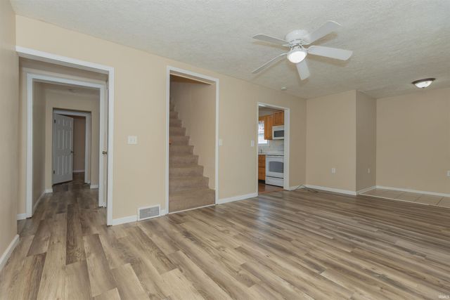 1112 Saint George Road, Evansville, IN 47711