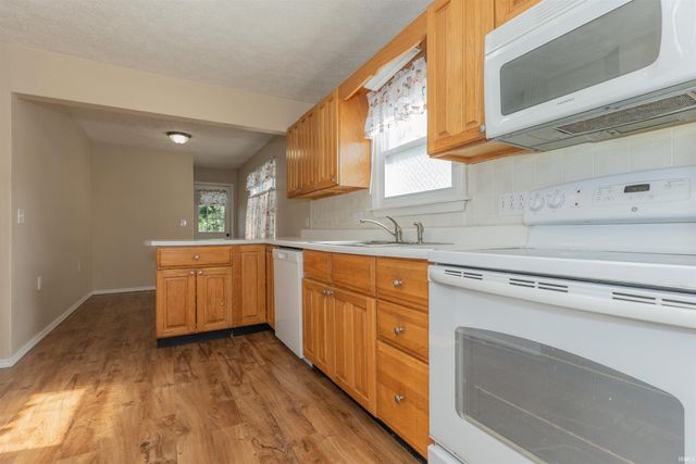 1112 Saint George Road, Evansville, IN 47711