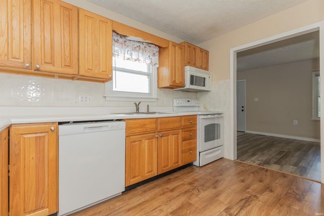 1112 Saint George Road, Evansville, IN 47711