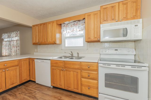 1112 Saint George Road, Evansville, IN 47711