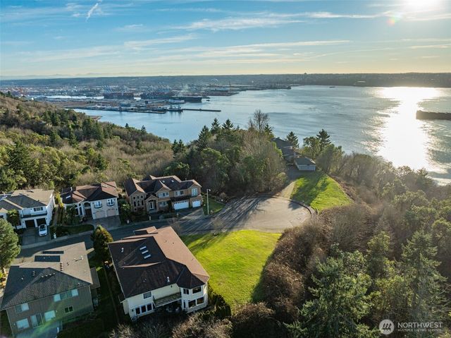 2809 44th Street Ct NE, Tacoma, WA 98422