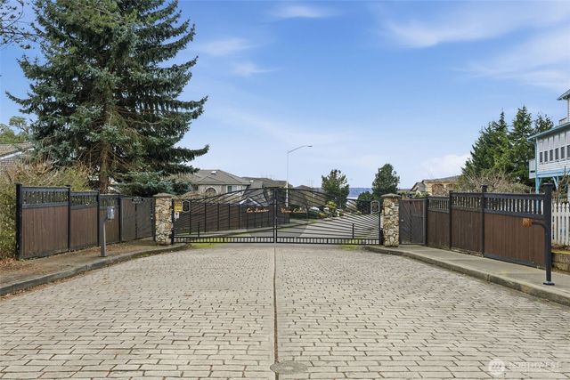 2809 44th Street Ct NE, Tacoma, WA 98422