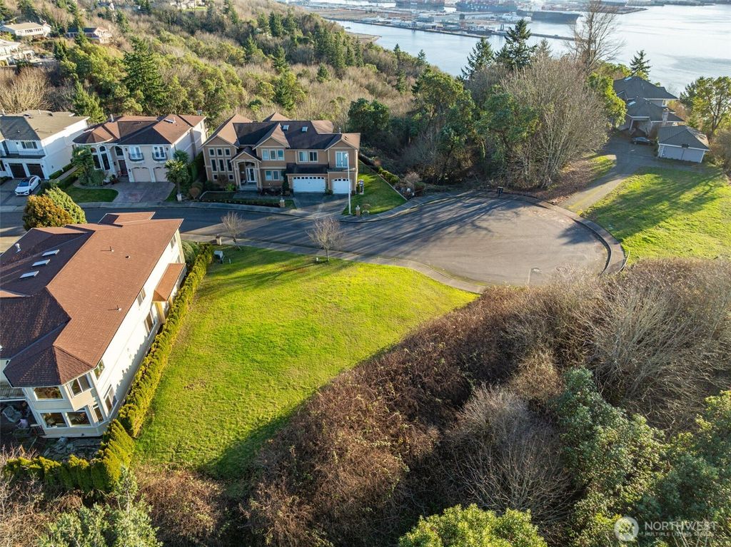 2809 44th Street Ct NE, Tacoma, WA 98422