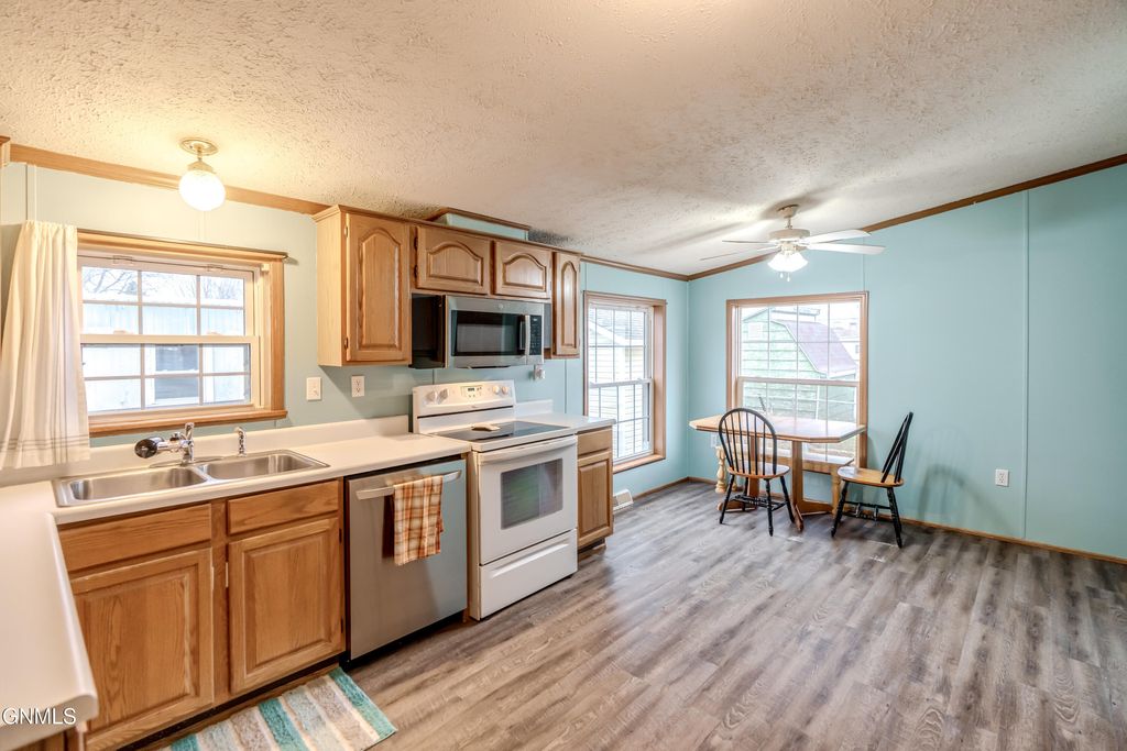 227 Connecticut Street, Bismarck, ND 58504 photo 26