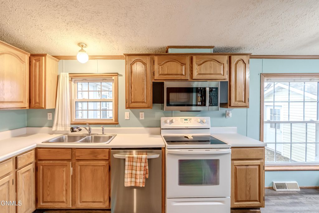 227 Connecticut Street, Bismarck, ND 58504 photo 28