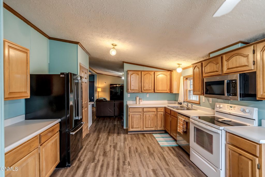 227 Connecticut Street, Bismarck, ND 58504 photo 32