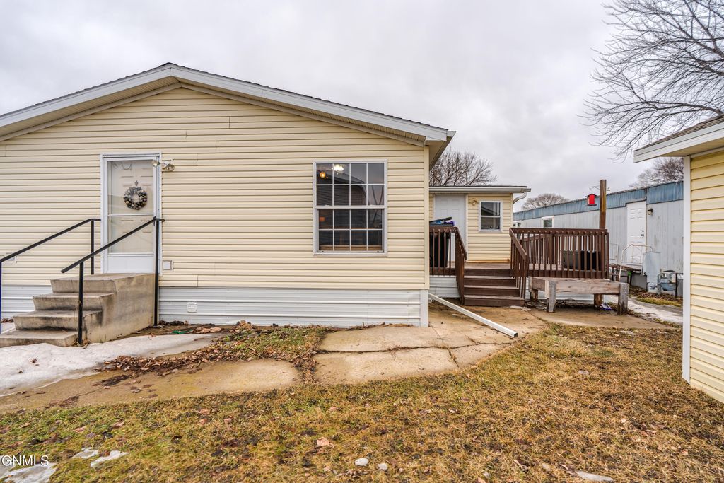 227 Connecticut Street, Bismarck, ND 58504 photo 4