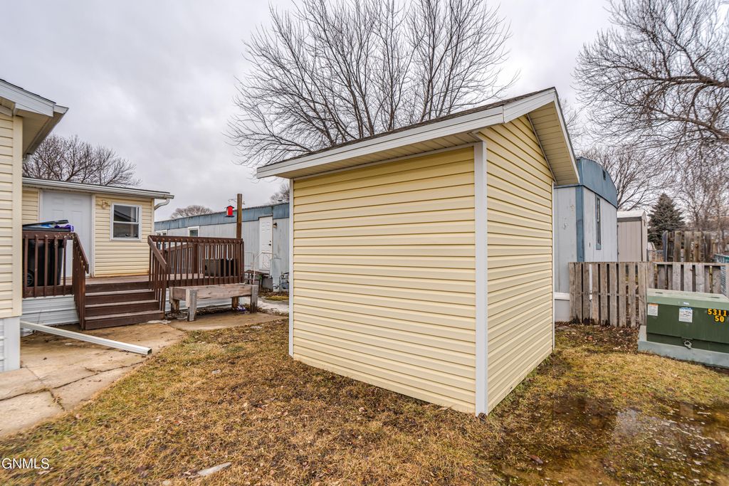 227 Connecticut Street, Bismarck, ND 58504 photo 5