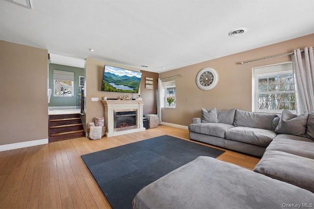 25 Hollis Street, Highland Mills, NY 10930