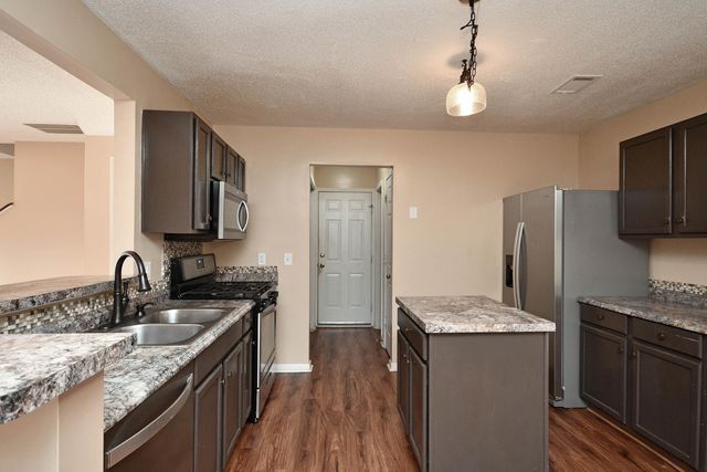 136 W Corley Lane, Spartanburg, SC 29303