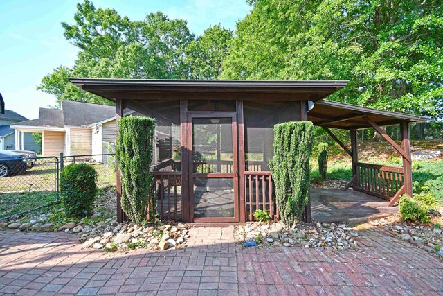 136 W Corley Lane, Spartanburg, SC 29303