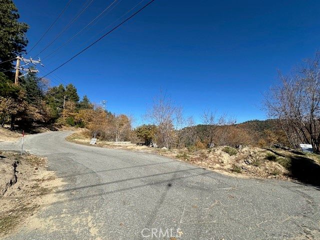 2379 Chicago Drive, Running Springs, CA 92382