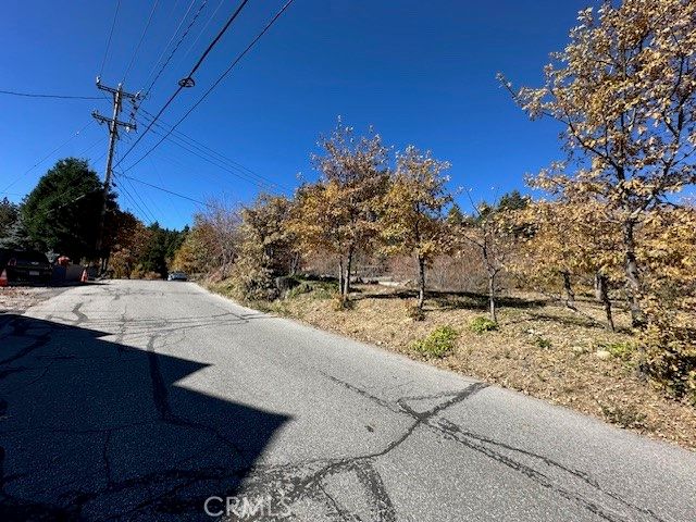 2379 Chicago Drive, Running Springs, CA 92382