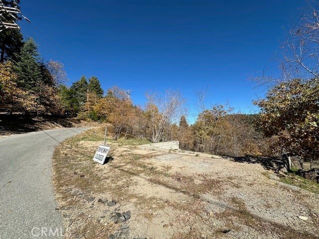 2379 Chicago Drive, Running Springs, CA 92382