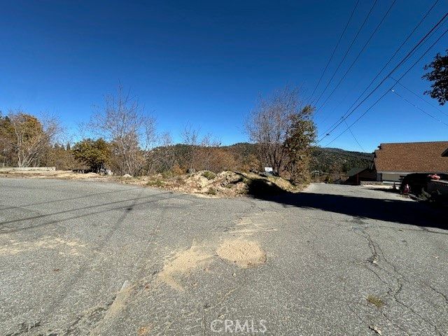 2379 Chicago Drive, Running Springs, CA 92382