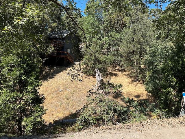 2379 Chicago Drive, Running Springs, CA 92382