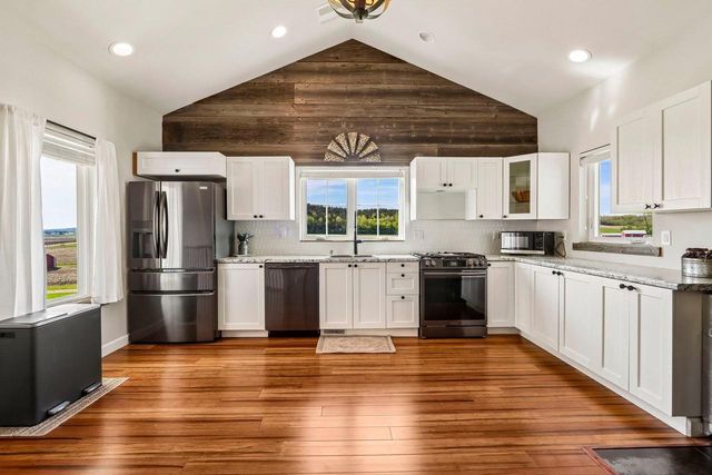 10265 County Road KP Road, Mazomanie, WI 53560