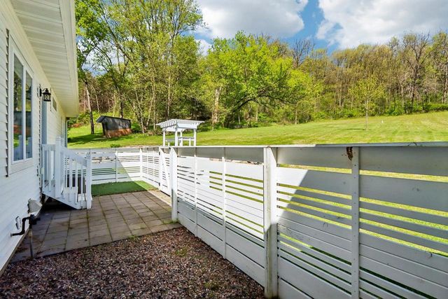 10265 County Road KP Road, Mazomanie, WI 53560