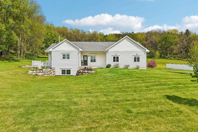 10265 County Road KP Road, Mazomanie, WI 53560