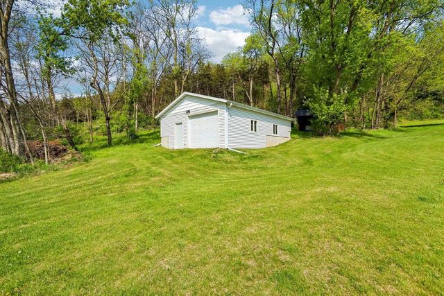 10265 County Road KP Road, Mazomanie, WI 53560