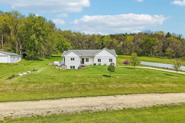 10265 County Road KP Road, Mazomanie, WI 53560