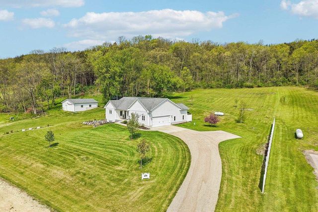 10265 County Road KP Road, Mazomanie, WI 53560