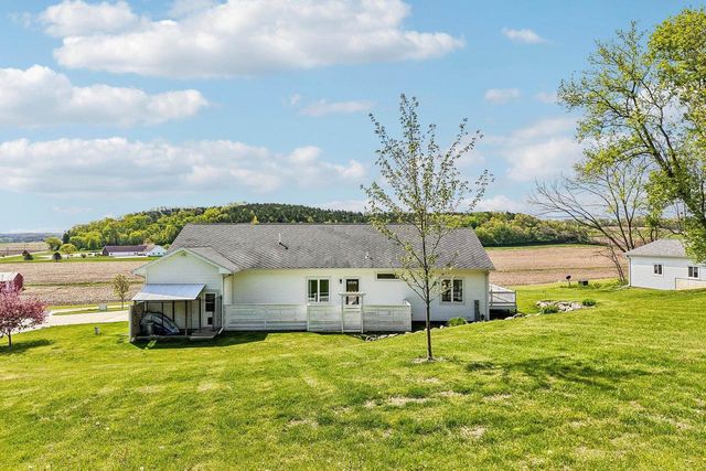 10265 County Road KP Road, Mazomanie, WI 53560