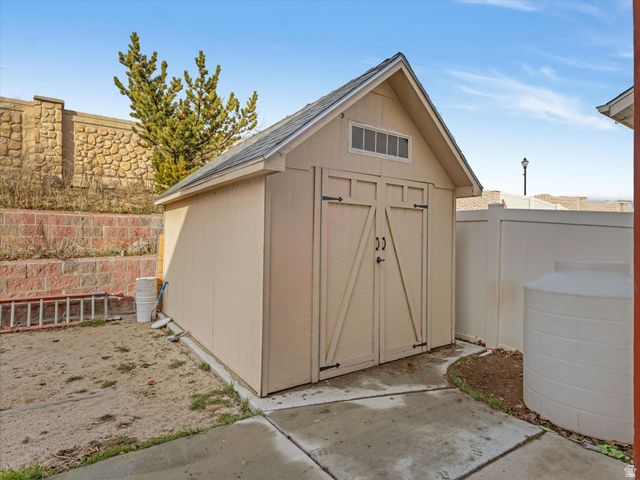 4962 W BADGER LN, Riverton, UT 84096