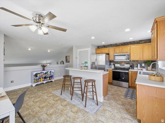 4962 W BADGER LN, Riverton, UT 84096