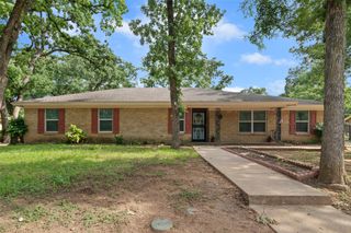 205 W Ash Lane, Euless, TX 76039