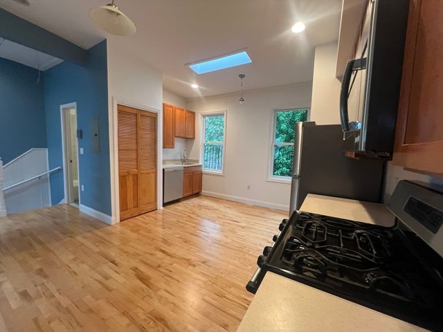 7 Mullins Court C, Cambridge, MA 02141