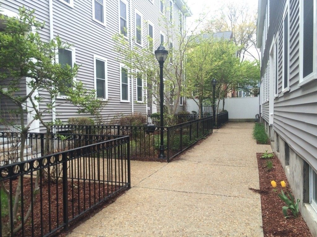 7 Mullins Court C, Cambridge, MA 02141