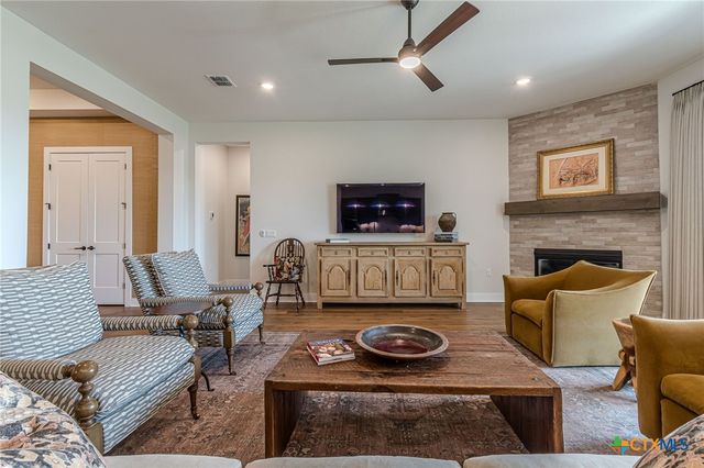 113 Waving Muhly Drive, San Marcos, TX 78666