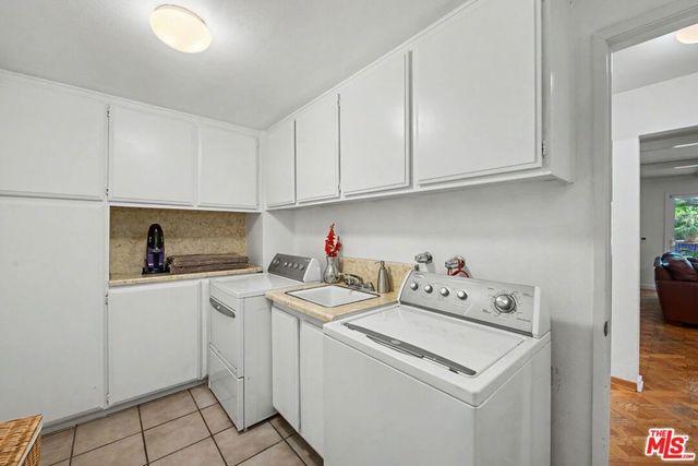 4070 Falling Leaf Drive, Encino, CA 91316