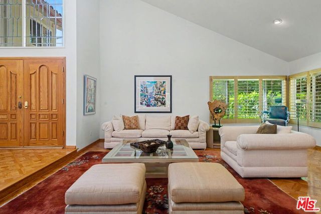 4070 Falling Leaf Drive, Encino, CA 91316