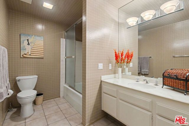 4070 Falling Leaf Drive, Encino, CA 91316