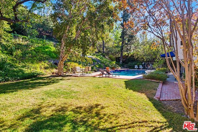 4070 Falling Leaf Drive, Encino, CA 91316