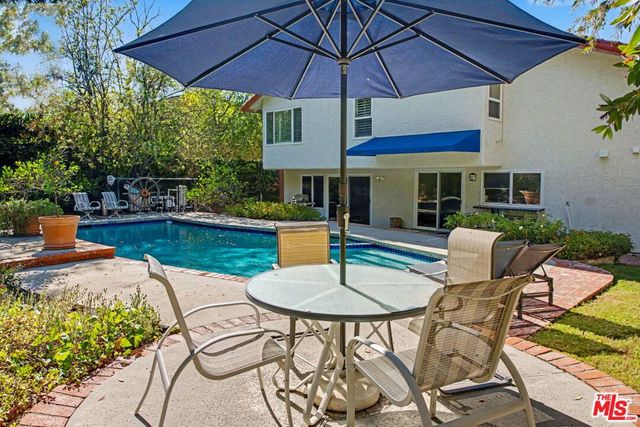 4070 Falling Leaf Drive, Encino, CA 91316