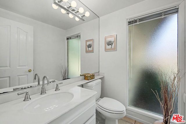 4070 Falling Leaf Drive, Encino, CA 91316