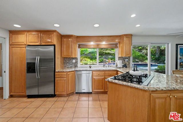 4070 Falling Leaf Drive, Encino, CA 91316