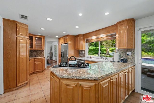 4070 Falling Leaf Drive, Encino, CA 91316